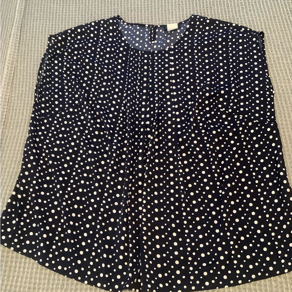 Woman’s sleeveless tank top